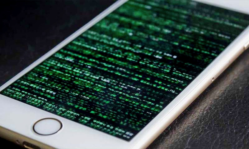 Researcher remotely hacked iPhone