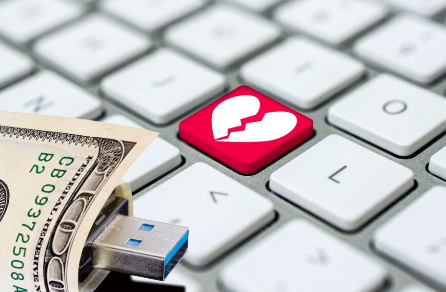Scammers Use Fake Dating Sites to Steal Money