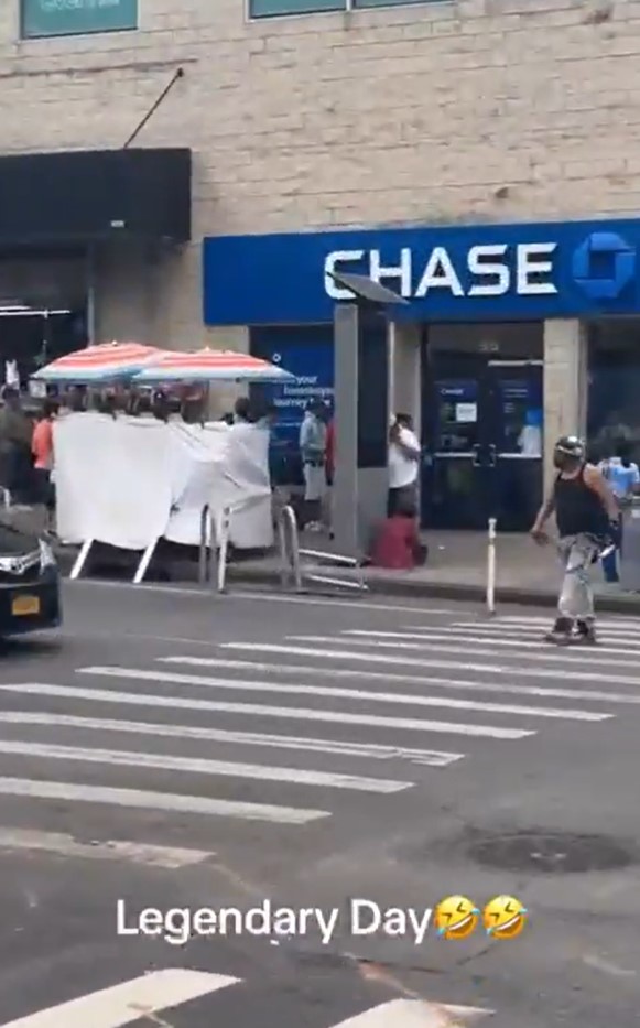 Chase Bank people line