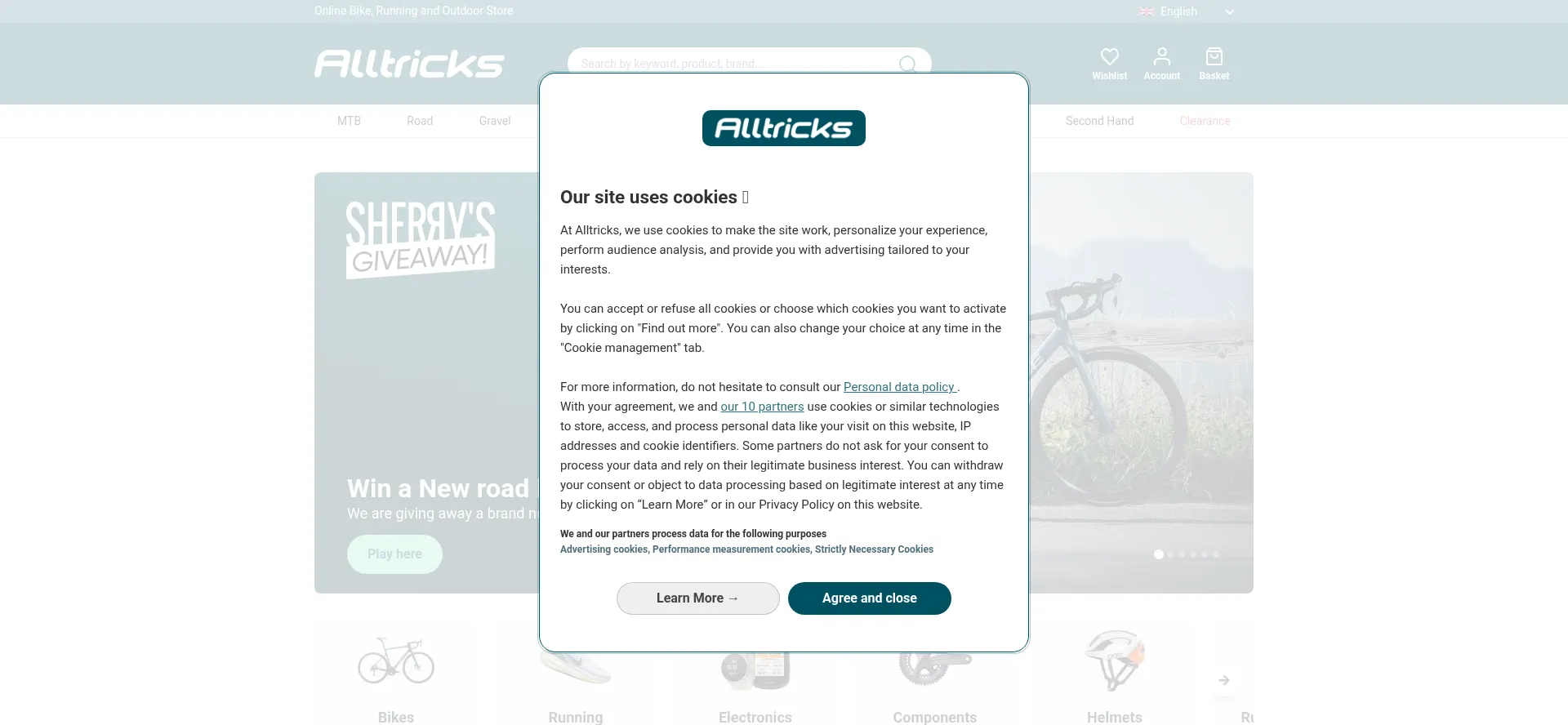 Website screenshot of Alltricks.com