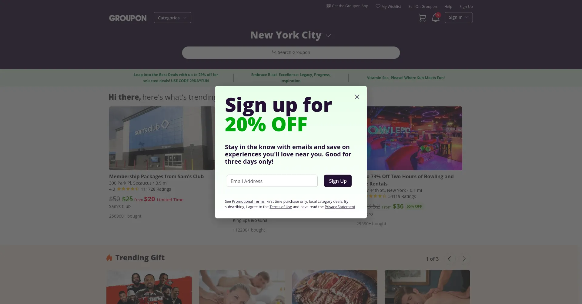 Website screenshot of Groupon.com