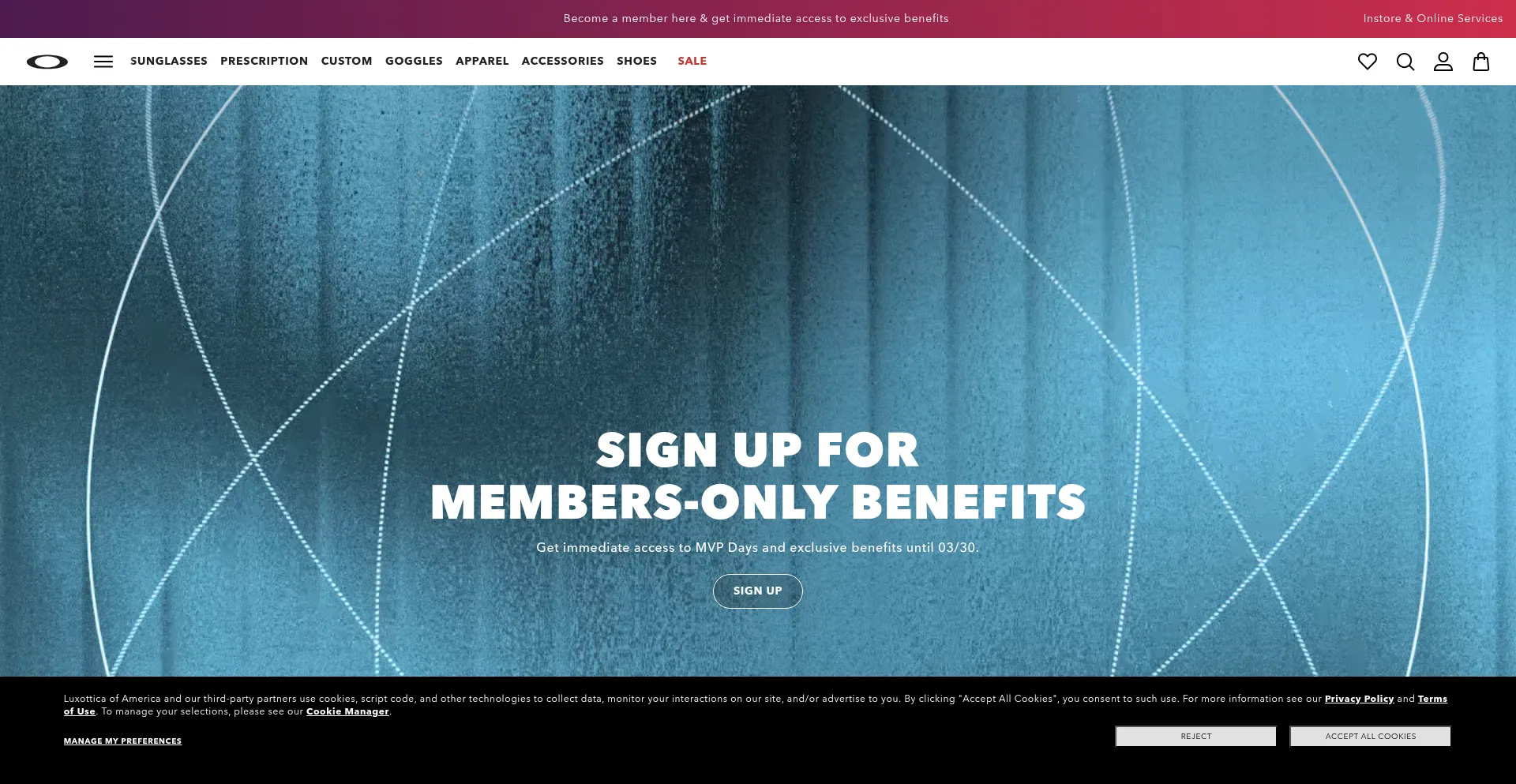 Website screenshot of Oakley.com