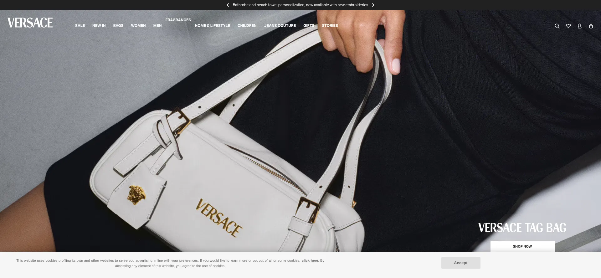 Website screenshot of Versace.com