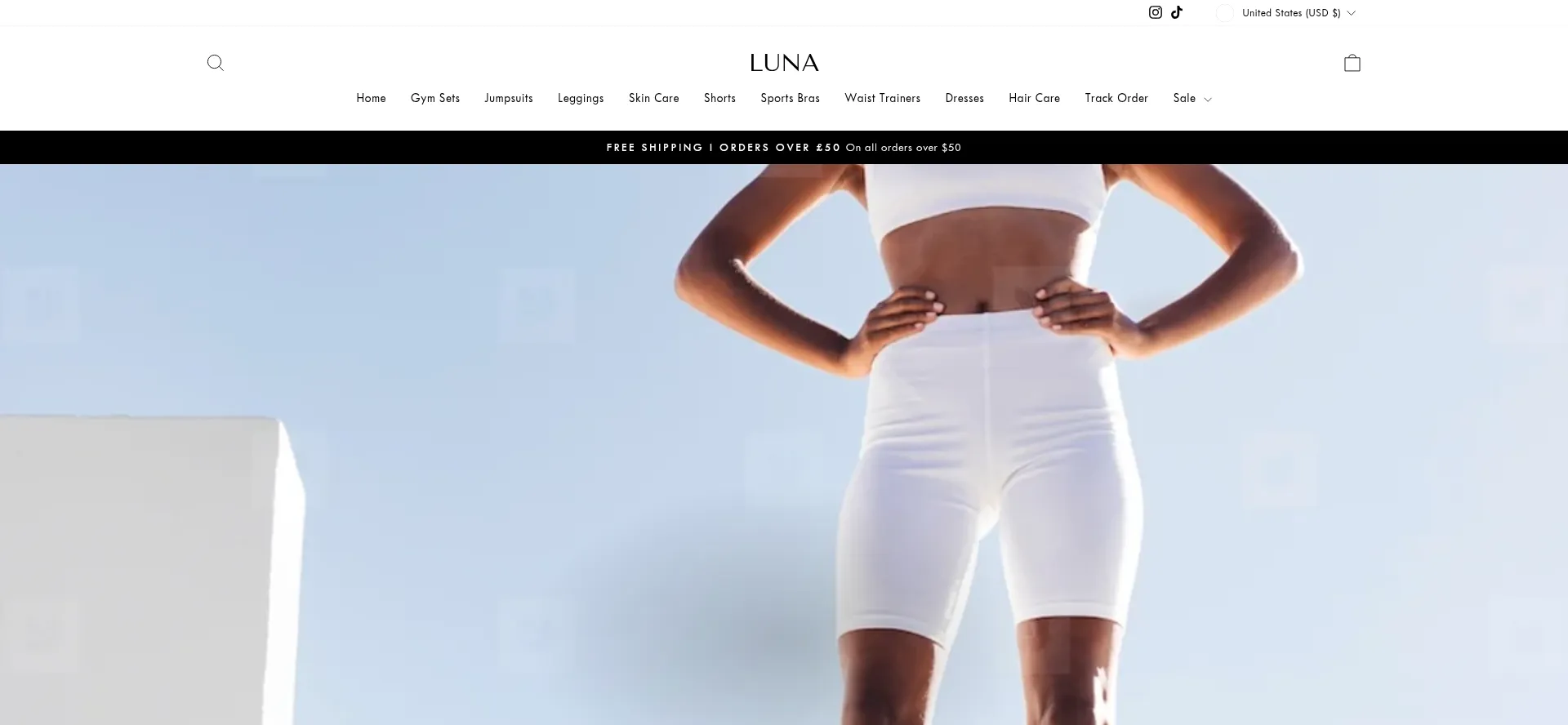 Website screenshot of Weareluna.store